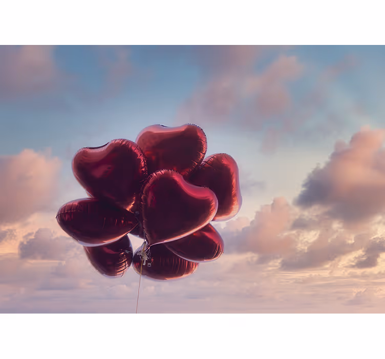 Love wall mural heart shaped balloon decor - TenStickers