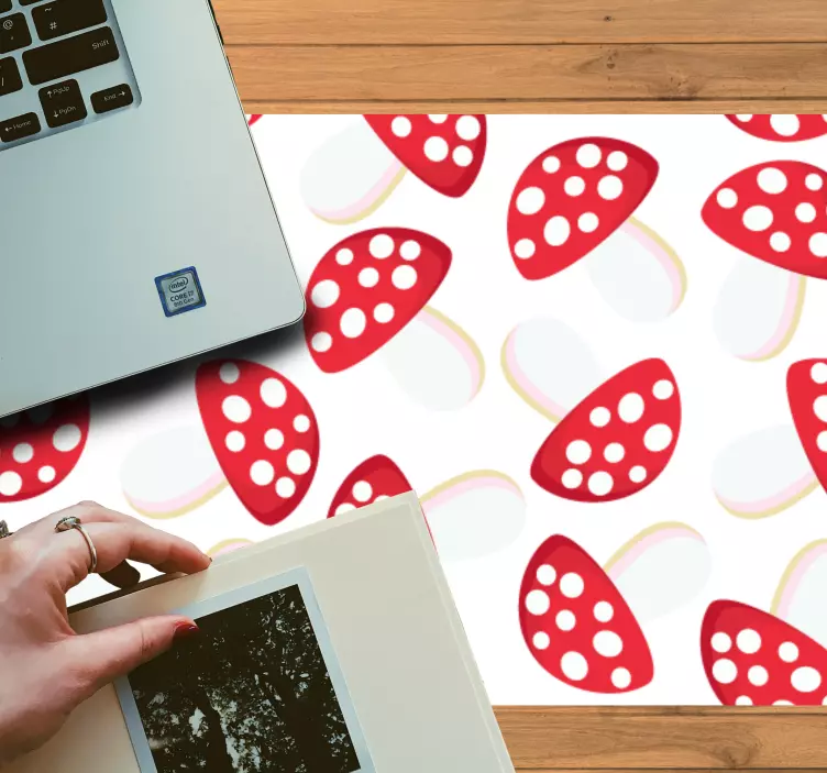 Red Mushroom Motif mouse pad pattern - TenStickers