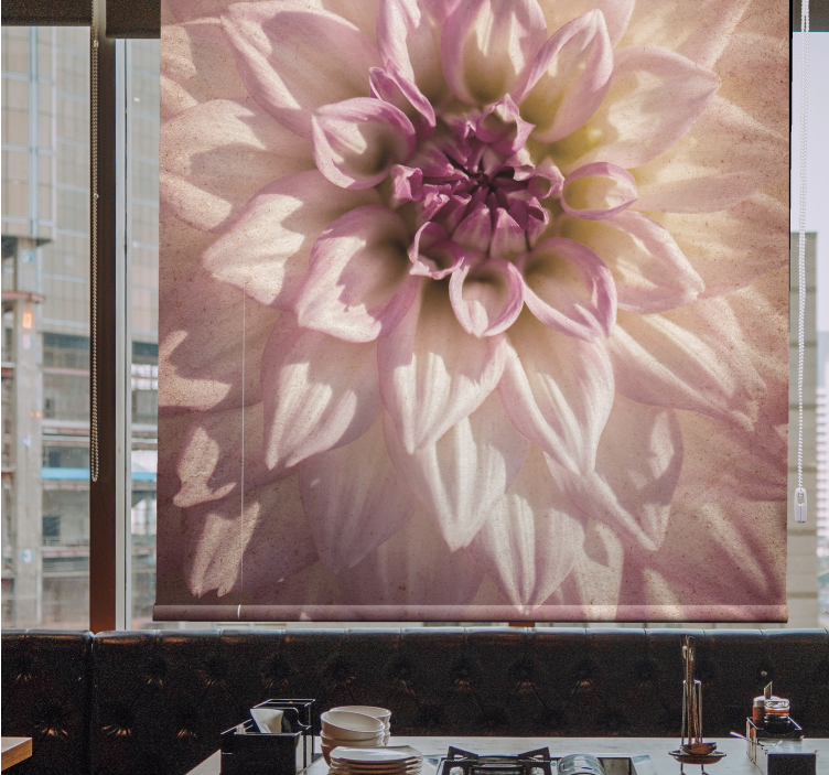 Delicate bloom flowers and plants roller blind - TenStickers