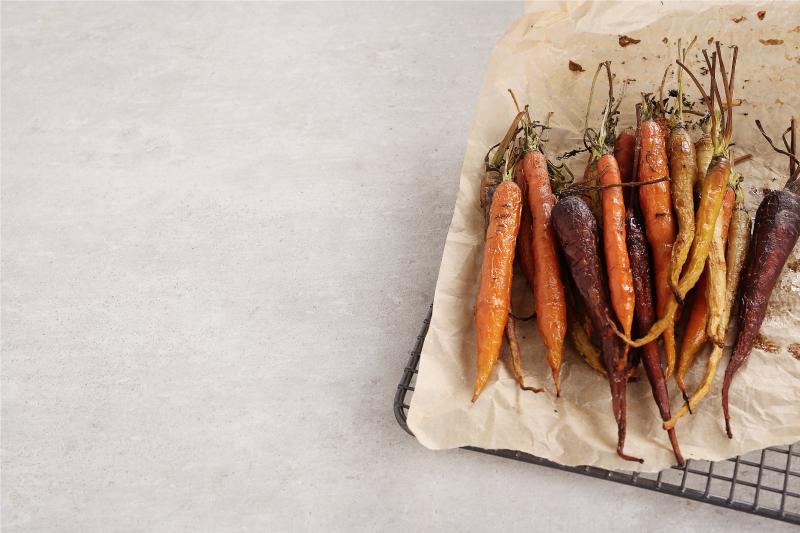 Restaurant placemats roasted colorful carrots - TenStickers