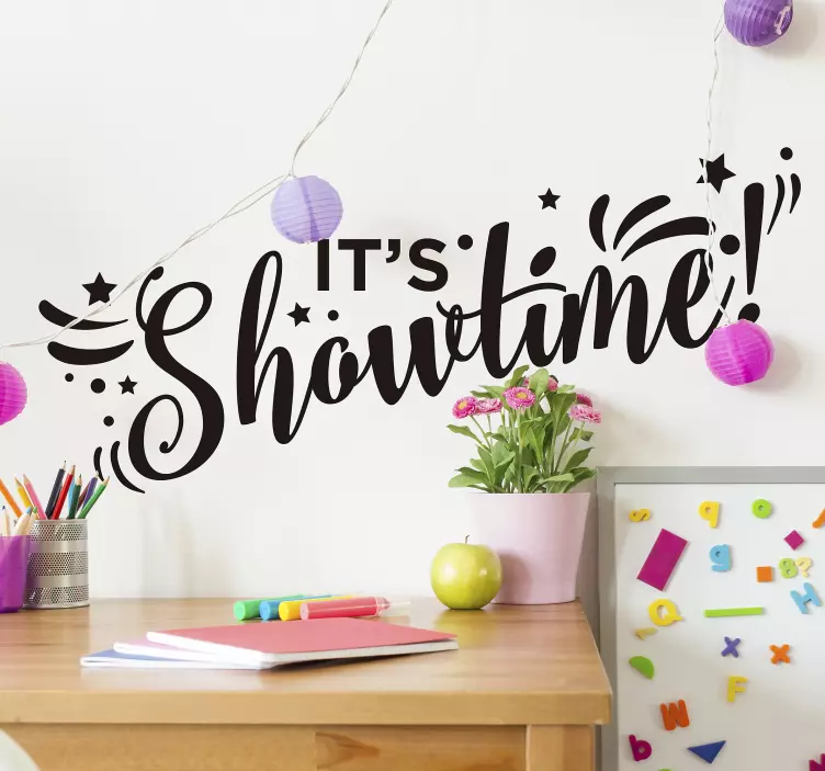 It´s Showtime Text Sticker - TenStickers