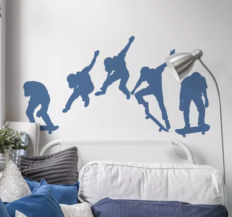Man with skate wall sticker - TenStickers