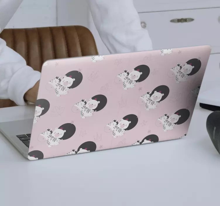 Playful Animal Pattern laptop skin - TenStickers