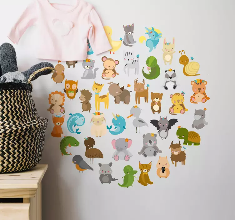 Zoo Animals Circular Wall Sticker - TenStickers