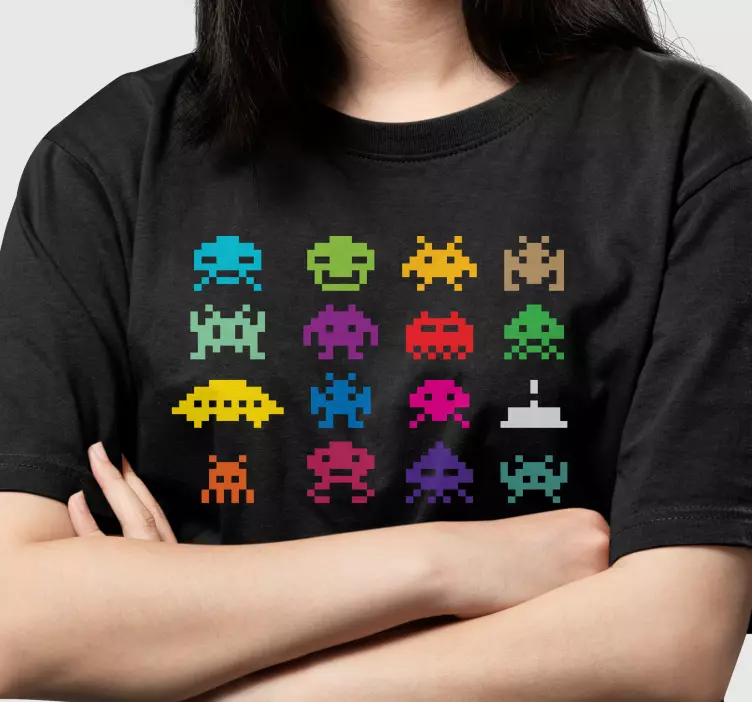 Space Invaders custom t-shirt - TenStickers