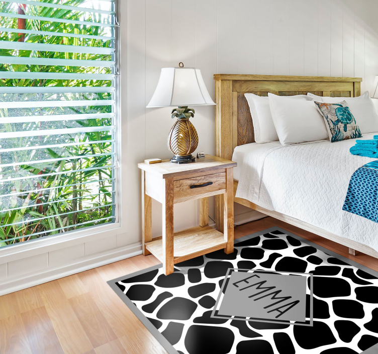 Black and white giraffe with name teenager vinyl rug - TenStickers