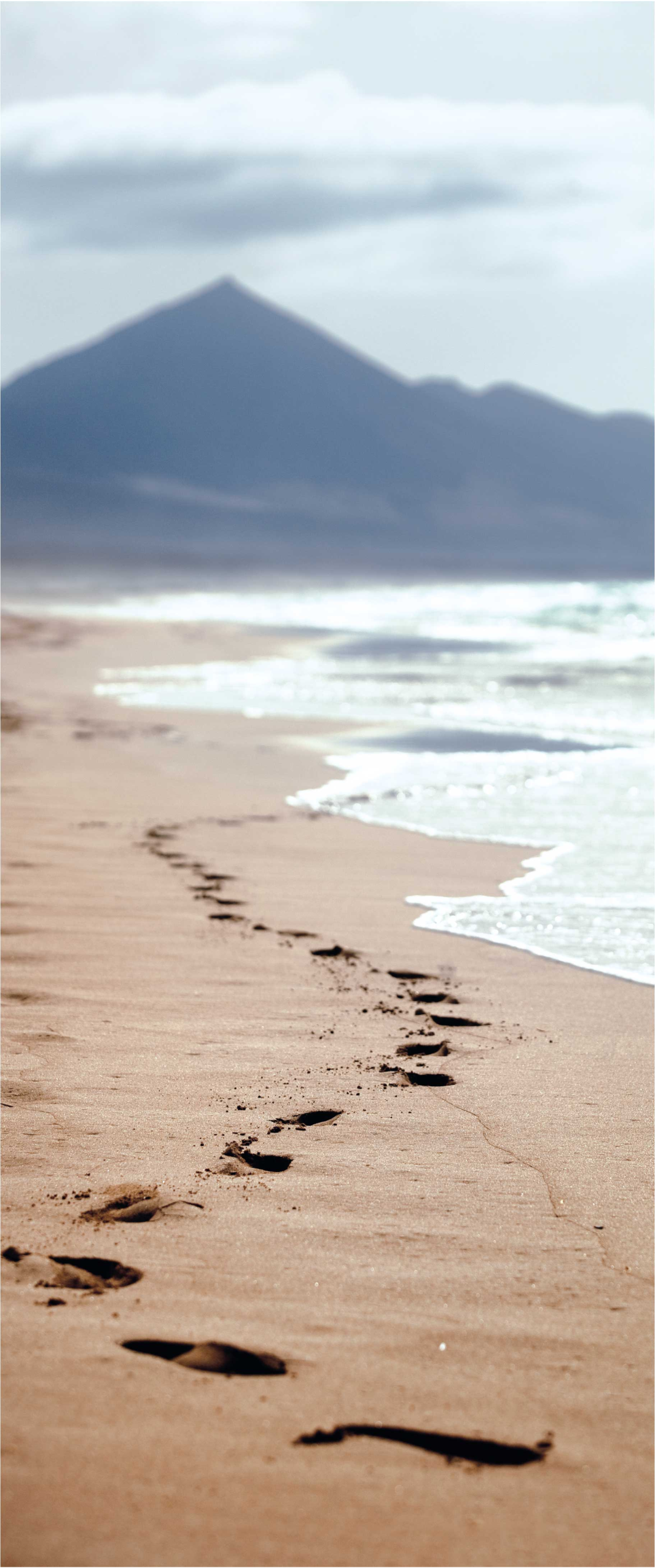 Bathroom vinyl rug footprints in the sand - TenStickers