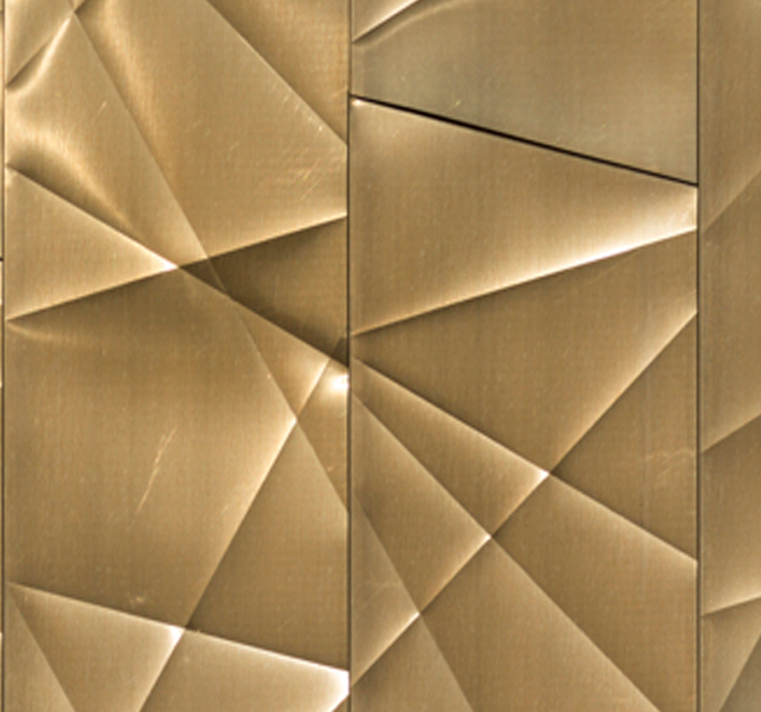 Office vinyl rug 3d golden polygon design - TenStickers