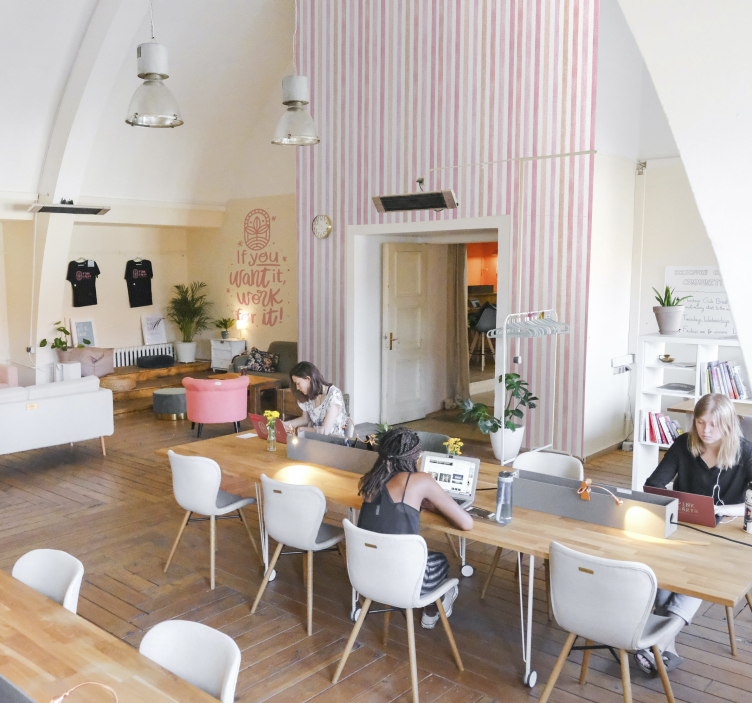 Pink watercolor vertical stripes wallpaper - TenStickers